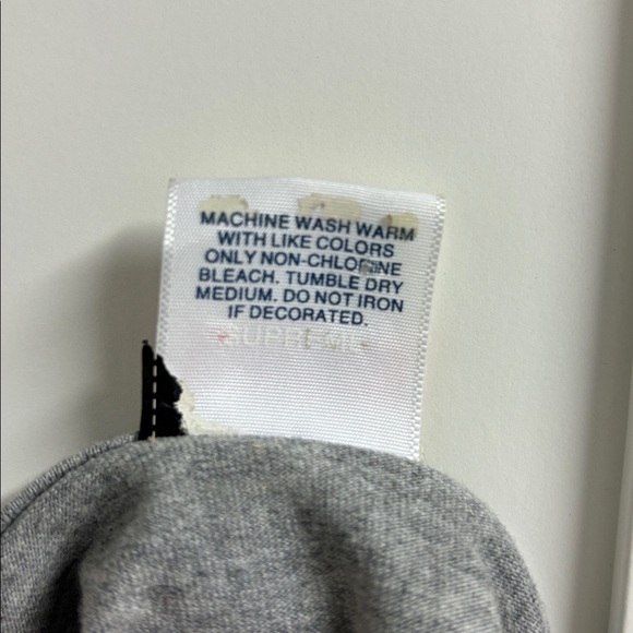 SUPREME Vintage Grey Tee, Men’s Medium - Picture 4 of 4